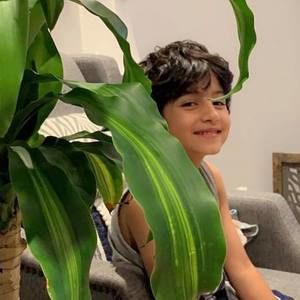 Meet your Posher, Niaz